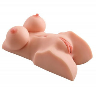 En Double-D Masturbator Sexdocka, med en kvinnlig silikonbål utan lemmar eller huvud, tillverkad av naturtroget Fanta Flesh-material, visas på en vanlig bakgrund.