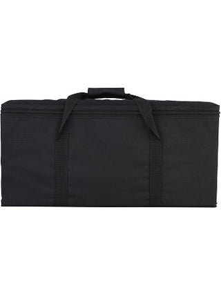 Hismith Premium Pro Servok Sexmaskin har en rektangulär svart bärväska med mjuk sida med dragkedjeförsedd topp och dubbla handtag. Dess KlicLok-kopplingssystem säkerställer säker åtkomst för bärbar förvaring eller transport.