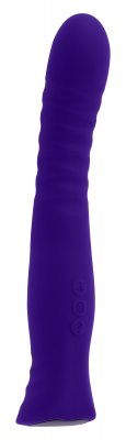 Selopa Trixxxie Vibrator i lila, tillverkad av kroppssäker silikon med räfflad textur och lättanvända kontrollknappar.