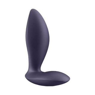 Satisfyer Power Buttplug Lila/APP är en mörklila, L-formad prostatamassager med en elegant, smidig design och unikt vibrationsmönster för förbättrad anal stimulering och oöverträffad njutning.