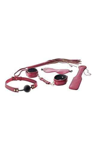 Blaze Elite Set är ett förstklassigt rött BDSM-kit med manschetter, en krage, en ball gag, en flogger, en paddel och en ögonbindel; sakkunnigt designad för intensiva bondage-upplevelser.