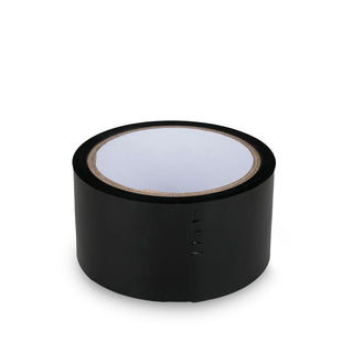 En rulle Svart Bondage Tejp - BDSM 20 M ställs mot en vanlig vit bakgrund.