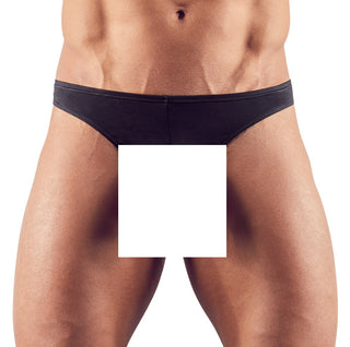 En muskulös individ i svart Stringkalsong med lyft, strategiskt täckt med en vit fyrkant för avskildhet, framhäver definierade mage och lår, och visar upp imponerande styrka och definition.