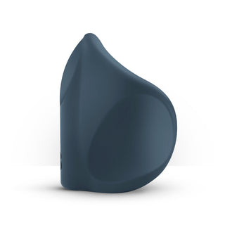 En elegant, halvmåneformad Boners Handjob Stroker i mörkblått silikon med rundade kanter mot en vanlig vit bakgrund.