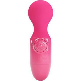 Pretty Love Mini-Wand är en rosa handhållen massageapparat med en kompakt design, med ett runt huvud och en texturerad mittsektion för kraftfulla vibrationer, allt elegant uppvisat mot en vit bakgrund.