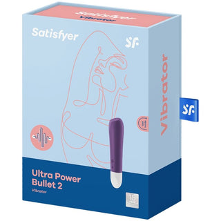 Satisfyer Ultra Power Bullet 2 visas på sin blå ruta, med en linjeteckning av en kvinna och bilder av den lila och vita enheten. Den erbjuder "15 vibrationsprogram" för intensiva vibrationer, vilket säkerställer kraftfull njutning i en elegant diskret-design.