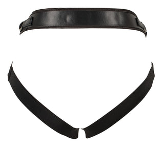 Strapon Kit Playgirls, med sin svarta remsele och justerbara sele, sticker ut elegant mot den vita bakgrunden.