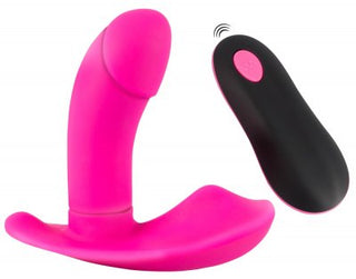 Panty Vibrator har en snygg rosa design och kommer med en svart fjärrkontroll med rosa knapp, allt tillverkat av kroppssäkert silikon för komfort och säkerhet.
