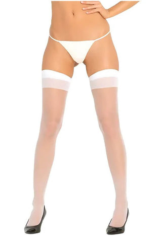 En person är elegant klädd i Sheer Thigh Highs One Size, tillsammans med vita underkläder och svarta klackar.