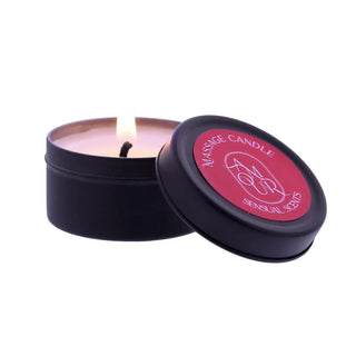 Amour massage candle – doftande massageljus i svart burk med röd etikett