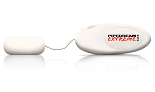 Double-D Masturbator Sexdocka är en elegant vit elektronisk enhet gjord med Fanta Flesh för ultrarealistisk känsla, med Pipedream Extreme-etiketten. Dess sladd säkerställer enkel användning, vilket ökar personlig njutning till nya höjder.