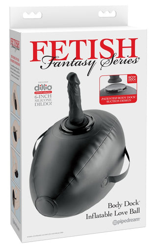 Box för Uppblåsbar Love Ball Med Dildo, en uppblåsbar sexkudde med dildo och sugkopp samt tillhörande produktbilder.