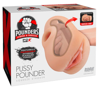 Låda för Pussy Pounder Squeeze Stroker, som presenterar produkten och lyfter fram en klämbar Fanta Flesh inre tunnel och en innovativ Squeeze Core-design.