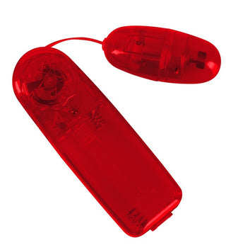 Vibro-Bullet med Kontroll är en röd plastvibrator med en oval anslutning som är sammankopplad med en kort tråd; båda delarna har synliga batterifack.