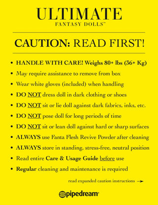 Gult instruktionsblad av papper med svart tryckt text för Ultimate Fantasy Mandy Sexdoll, innehåller skötselråd.