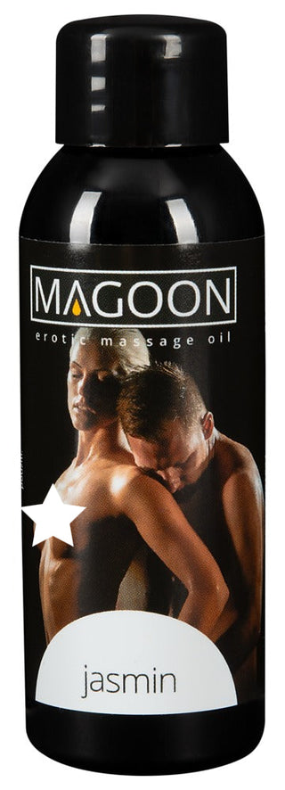 En elegant svart flaska som innehåller 50 ml Massageolja Jasmin visar upp vit text och varumärke med en bild av två personer som omfamnar, förkroppsligar intim avkoppling.