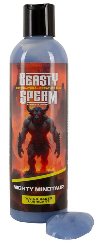 En flaska Beasty Sperm Minotaur Glidmedel 250ml, med en minotaur på etiketten och gel bredvid den - en del av det djärva Beasty Cocks-sortimentet och stolt ett veganskt smörjmedel.