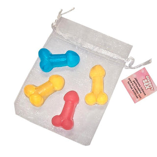 Fyra färgglada, handgjorda Mini Penis Soaps (4-pack) ligger på en vit dragsko med en rosa tagg - perfekt som en rolig present!.