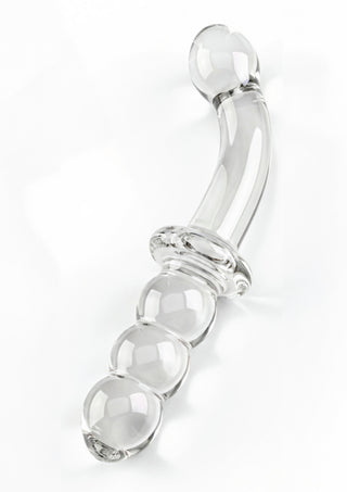 En dildo i klart glas med två ändar, tre kulor och en rundad spets, avbildad mot en enfärgad vit bakgrund.