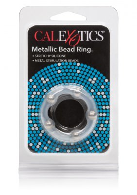 Paket med CalExotics Metallic Bead Ring med en blå prickdesign och produktdetaljer på framsidan.