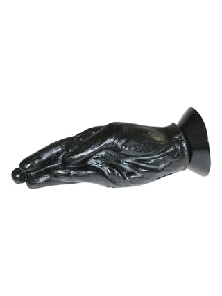 All Black Fisting Hand 20 cm är en svart skulptur som föreställer en höger hand med fingrarna sammanfogade i en knytnäve, handflatan vänd åt sidan.