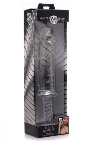 Dildo i svart och silverfärgat borosilikatglas med fallisk form, avbildad i förpackningen till Master Series Battle Rammer.
