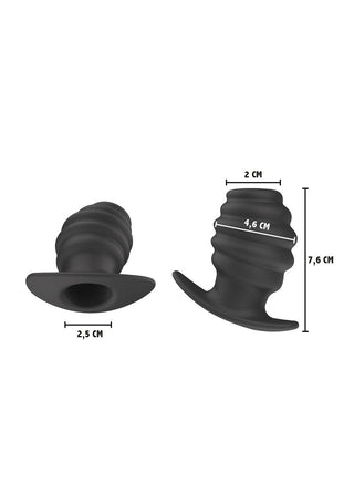 Hidden Desire Öppen Analplugg, gjord av svart ren silikon, erbjuder räfflad stimulans för ökad njutning. Med två vyer är den 7,6 cm hög och 4,6 cm bred, avsmalnande till bredder på 2 cm och 2,5 cm på de smalaste punkterna för en anpassad passform.