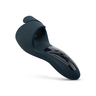 Boners Elektrisk Masturbator är en penisvibrator i svart silikon med tre knappar och en böjd, ergonomisk design för intensiv njutning och kontroll.