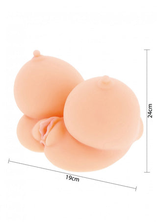 Bangers Bröst Med Lösvagina, en vuxenleksak i persika med en Realistic Love Skin-finish och en människoliknande partiell anatomi, mäter 24 cm på höjden och 19 cm i bredd, utställd mot en vit bakgrund.