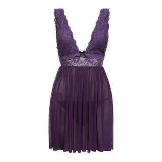 Lila babydoll med spetskupor, V-ringning och en genomskinlig plisserad kjol.