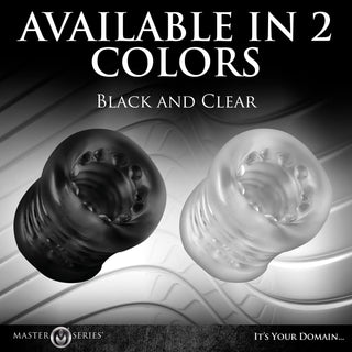 Transparent Ball Stretcher XR består av två cylindriska texturerade ringar - en svart och en transparent - med en knottrig insida på en metallisk bakgrund. Texten lyder: Finns i 2 färger.