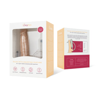 Två askar med Squirting Dildo med Spruta, var och en med ett genomskinligt fönster som visar den realistiska dildon inuti.