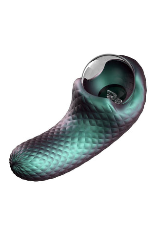 Temptasia Enchanted Serpent är en texturerad, blågrön och svart silikonanordning med en metallisk rund öppning i ena änden, perfekt för klitorisstimulans, isolerad på vitt.