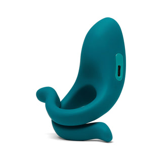 Dame Hug Adjustable Cock Ring, en justerbar penisring i kroppssäker silikon med böjd design och synlig laddningsport. Produkten visas på vit bakgrund.