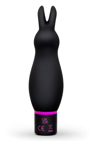 Sex Room Raunchy Vibe Set innehåller en svart kaninformad vibrator med upprättstående öron och en lila bas, mot en vit bakgrund - perfekt för nybörjare som utforskar sitt första sexleksaksset.