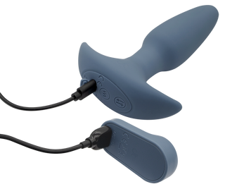 Blå analvibrator i slät design, tillverkad i vattentätt material, med fjärrkontroll och USB-laddning.