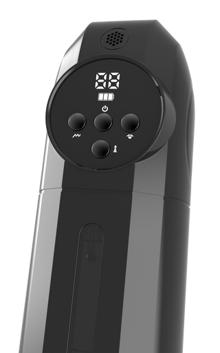 Svart, cylindrisk onaniprodukt med digital display, batteriindikator och fyra kontrollknappar.