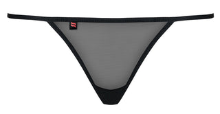 Svart string i nät med halvgenomskinlig framsida, smalt midjeband och en liten röd logotyp på vänster sida.
