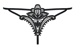 Svart spetsstring med fint broderi, tunna band och halvgenomskinligt tyg framtill.