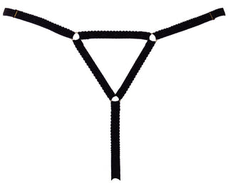 Svart stringtrosa med remmar och öppen gren, med blomdetaljer av strass och tre metallringar, avbildad mot vit bakgrund.