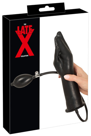 Svart uppblåsbar handdildo i latex med en fastsatt handpump.