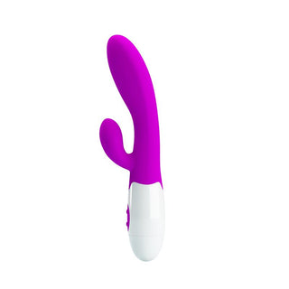PrettyLove Alvis Dual Vibrator i lila och vitt har ett böjt huvudskaft för G-punktsstimulering och en mindre klitorisarm, som visas på en vit bakgrund.