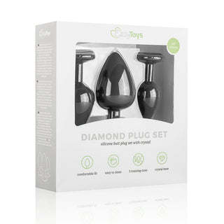 Utforska Analpluggar i silikon 3 st från EasyToys, med tre silikonjuveler med glittrande kristallbaser. Varje storlek ger unik anal stimulering och ger en elegant touch till din upplevelse.