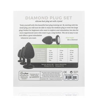 Diamond Plug Set, märkt som "Analpluggar i silikon 3 st", erbjuder tre olika storlekar av silikonanalpluggar för varierad stimulering och innehåller detaljerad produktinformation.