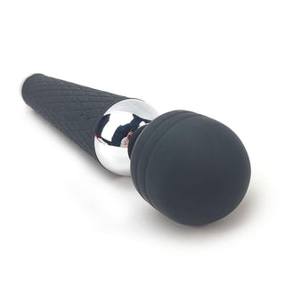 Svart och silverfärgad A-Gusto Vibrating Wand USB med flexibel topp i plast, visas mot vit bakgrund.