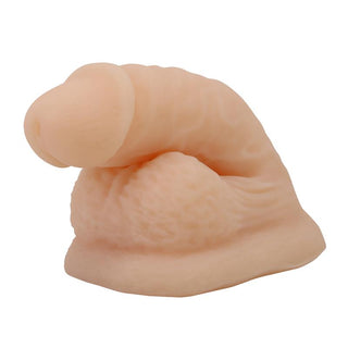 Realistisk dildo, 13 cm, TPE-material, hudfärgad och anatomiskt utformad på vit bakgrund.