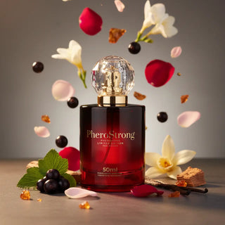 PheroStrong Limited Edition för Kvinnor parfymflaska, klart glas med metalliskt lock, rektangulär design.