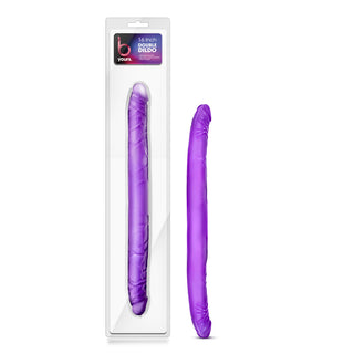 Förpackning och en närbild av Lila Dubbeländad Dildo 40 cm i lila, gjord av kroppssäker PVC, på vit bakgrund.
