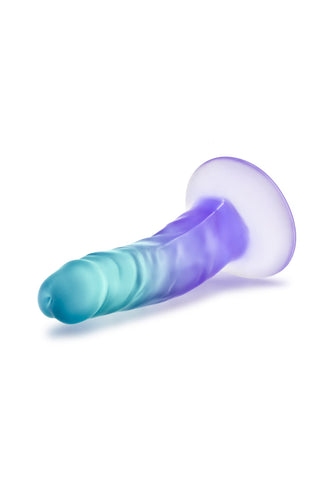 Blå och lila silikondildo med utsvängd bas och sugpropp, på en vit bakgrund.