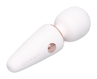 White Le Wand Mini Micro Wand med rundat huvud, strömknapp i roséguld, slät finish; USB-uppladdningsbar.
